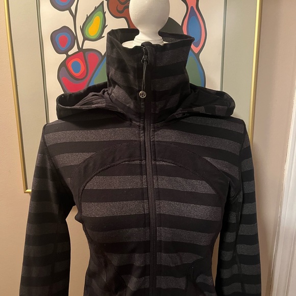 2/$50 Lululemon Stride Jacket - Size 10 - Black Micro Macro Stripe (As is) - Picture 5 of 12